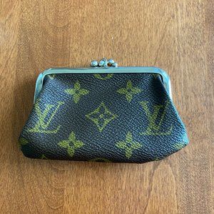 Authentic Louis Vuitton Monogram Kiss Lock Clutch Coin Purse 